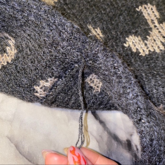 Leopard Print Sweater - Picture 6 of 6